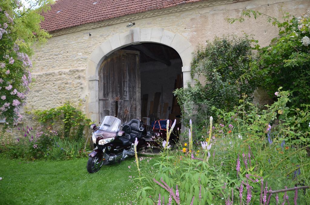 Le Vieux Velo Bed and Breakfast Chaptuzat Zewnętrze zdjęcie