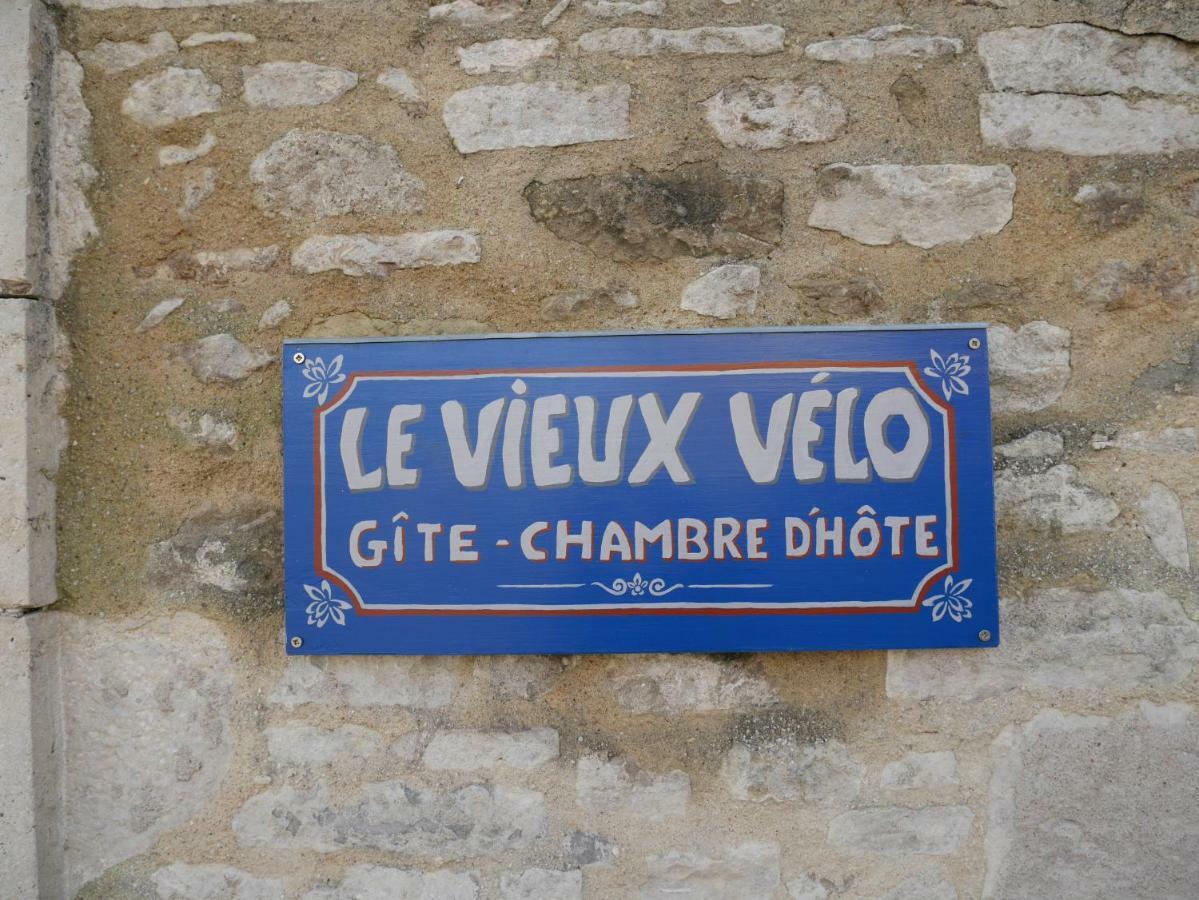 Le Vieux Velo Bed and Breakfast Chaptuzat Zewnętrze zdjęcie